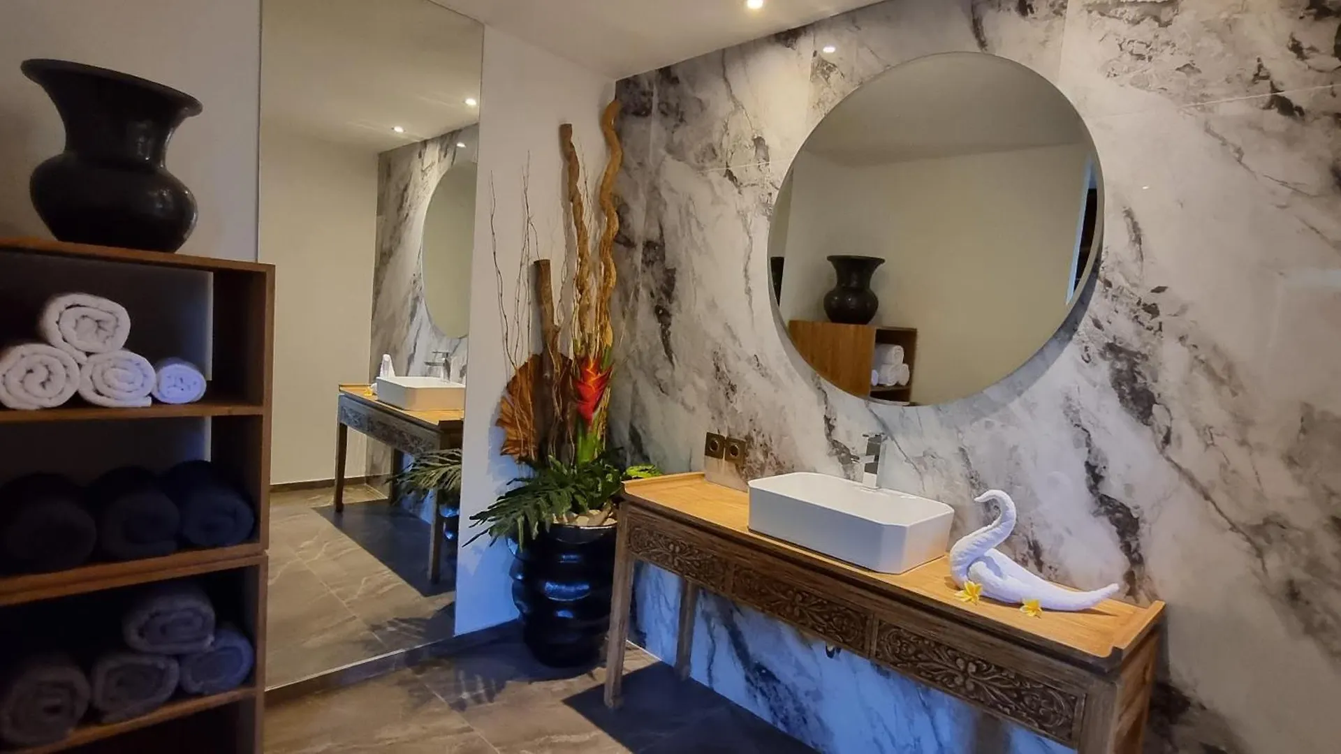 Villa Loba Seminyak  Indonesia